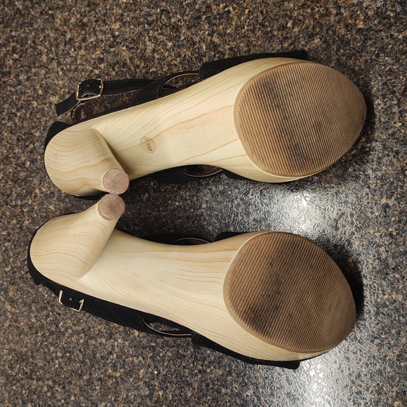 50%OFF!Qupid Sexy Platform High Heel Sandals Black Faux Suede On Wooden Heel - Picture 10 of 16